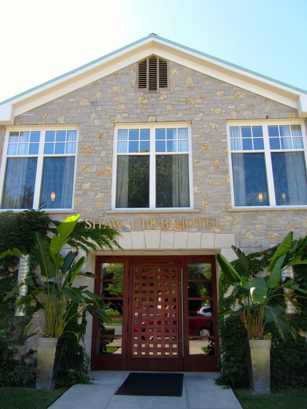 Shaw Club Hotel
