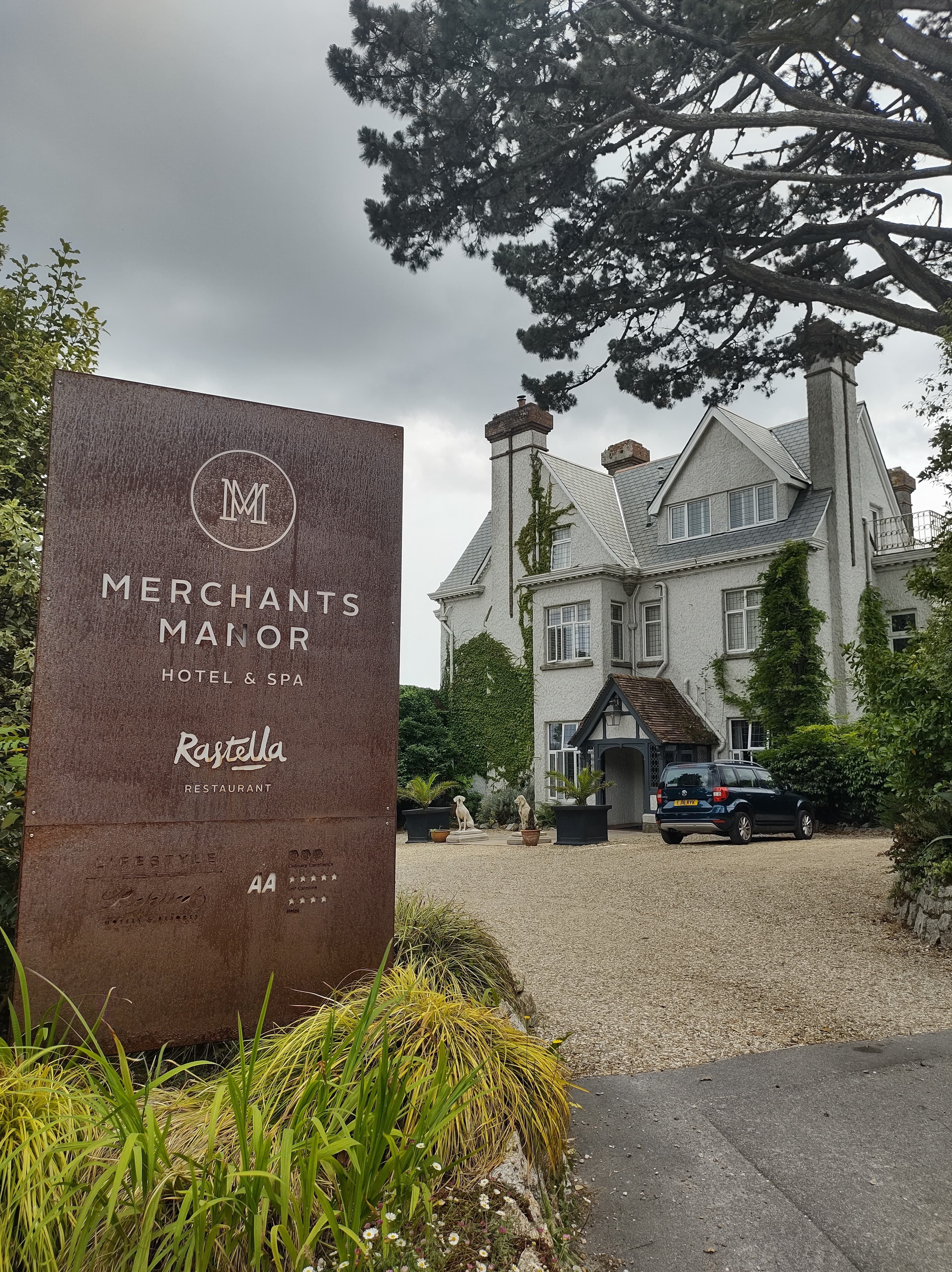 Merchants Manor