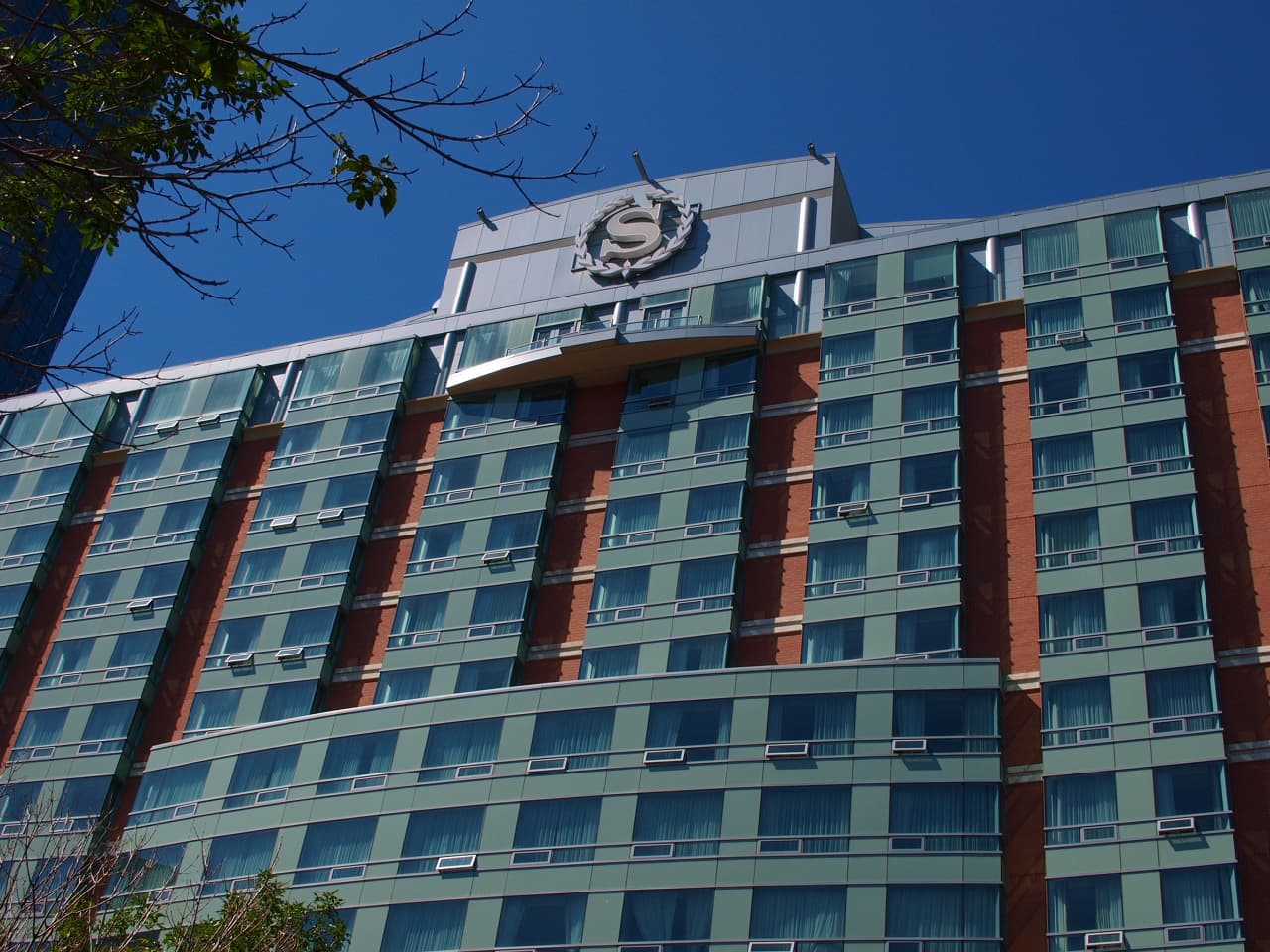Sheraton Suites Calgary Eau Claire