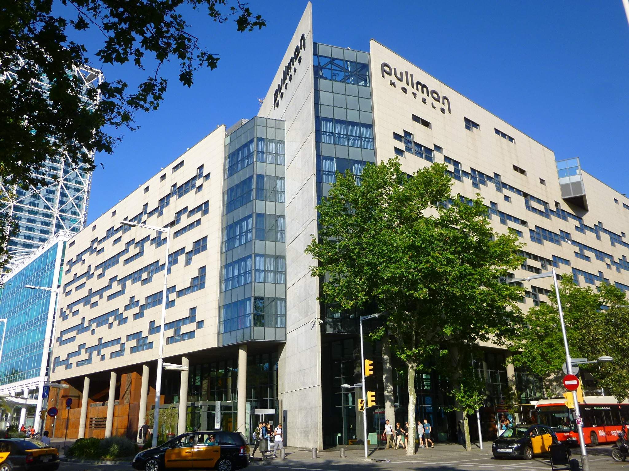 Pullman Barcelona Skipper