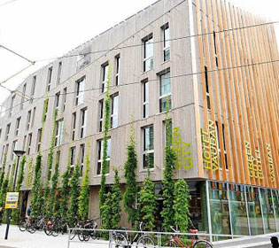photo1